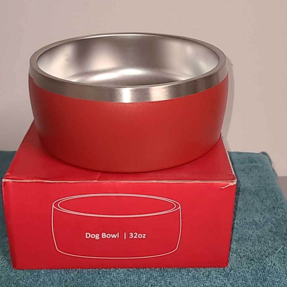 IRON FLASK Dog Bowl - 32 Oz Stainless Steel, Non-Slip Rubber Bottom, New
